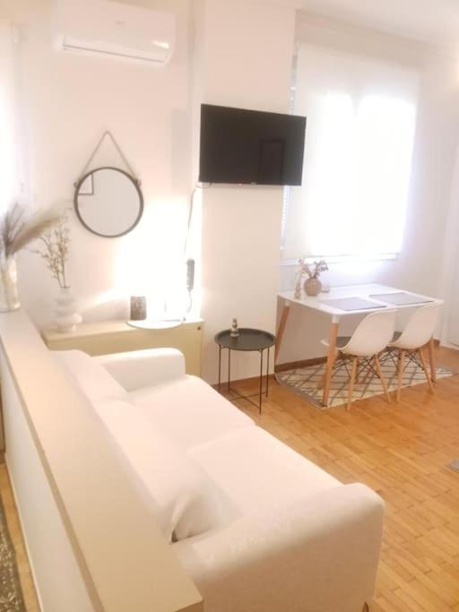 Beautiful Downtown Studio! Ioannina Buitenkant foto
